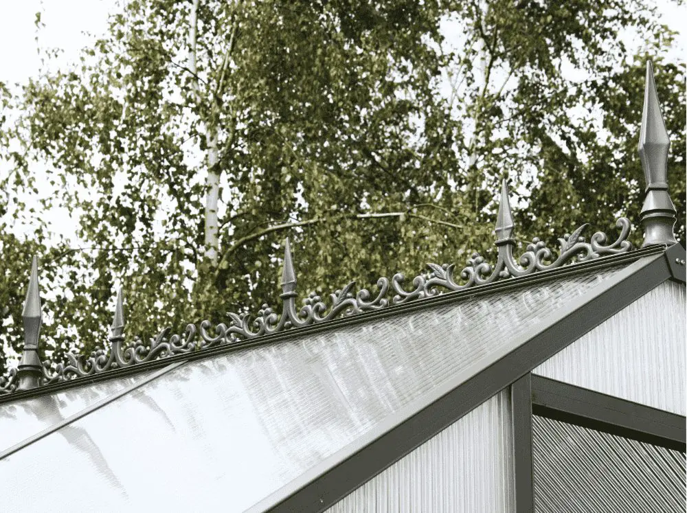 Roof Decor on a Nelke Pro Greenhouse