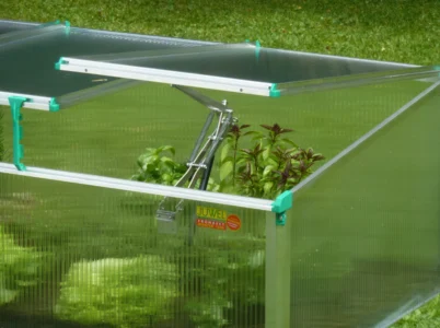 Close-up of the auto opener in the Juwel BioStar 1500 Cold Frame