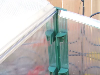 Detail view of how the Juwel Easy-Fix Double Cold Frame is put together without the use of tools